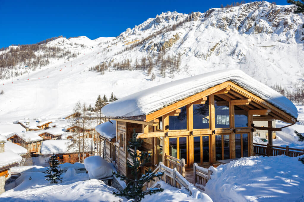 What is the Closest Airport to Val d'Isere? | Snowcompare